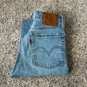 Levi’s jeans. never worn, perfect condition!